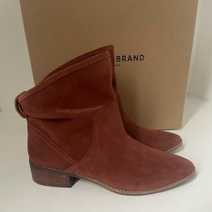 Lucky Brand slouchy suede booties size 8.5